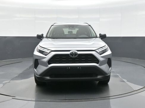 Certified 2025 Toyota RAV4 LE AWD/4WD image 2