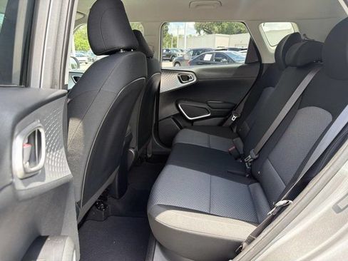 Used 2025 Kia Soul LX w/ LX Technology Package FWD image 13