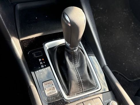 Used 2018 MAZDA MAZDA3 Sport image 21