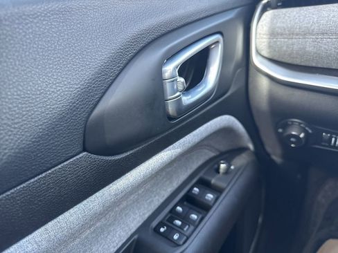 Used 2023 Jeep Compass Latitude image 33