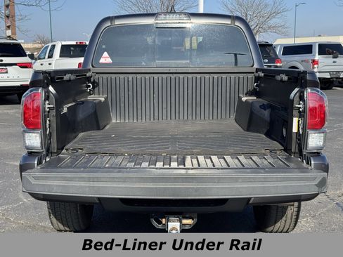 Used 2021 Toyota Tacoma TRD Sport image 13