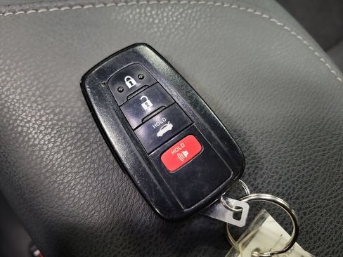 Used 2022 Toyota Camry XSE FWD image 20