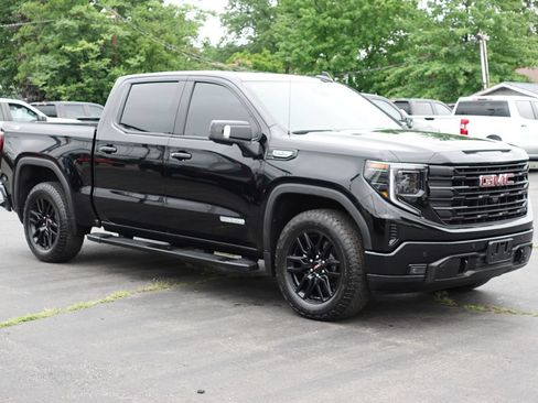 Used 2024 GMC Sierra 1500 Elevation w/ Elevation Premium Package AWD/4WD image 4