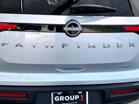 Certified 2024 Nissan Pathfinder SV FWD image 10