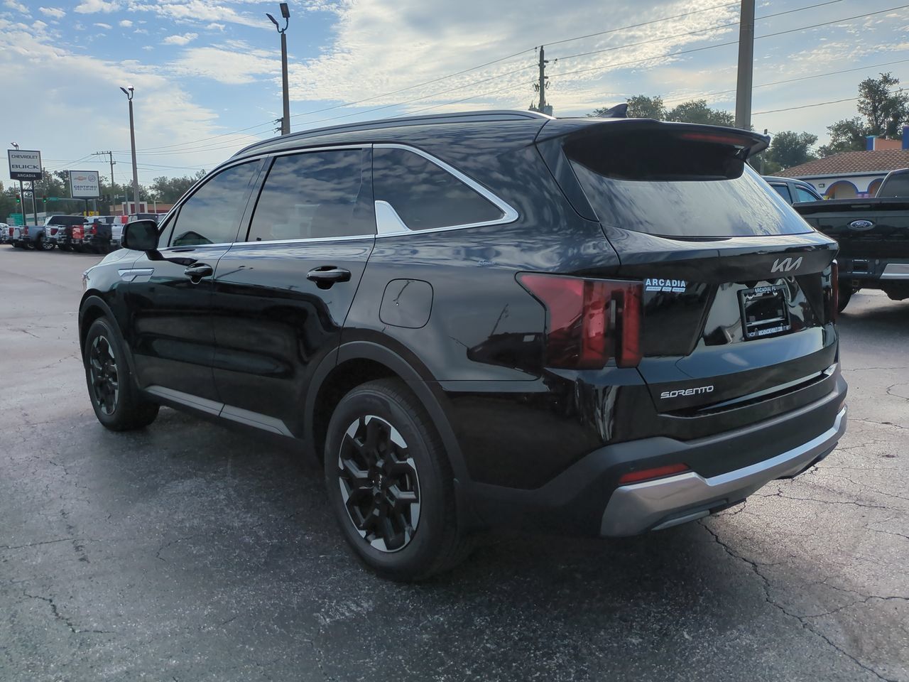 Used 2025 Kia Sorento S FWD image 6