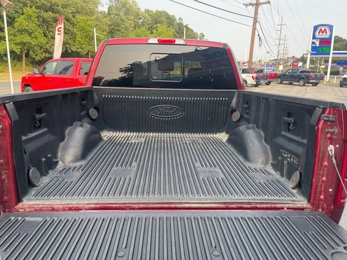 Used 2016 Ford F150 Platinum w/ Equipment Group 701A Luxury AWD/4WD image 9