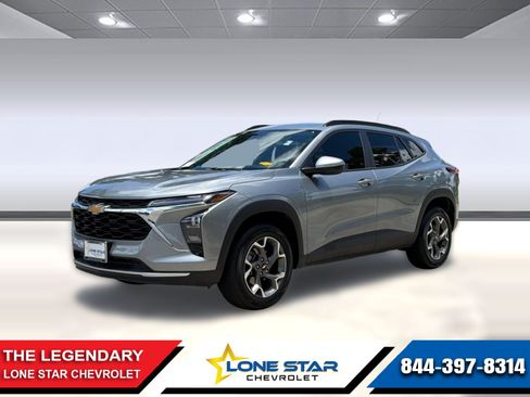 Certified 2025 Chevrolet Trax LT w/ Driver Confidence Package FWD image 1