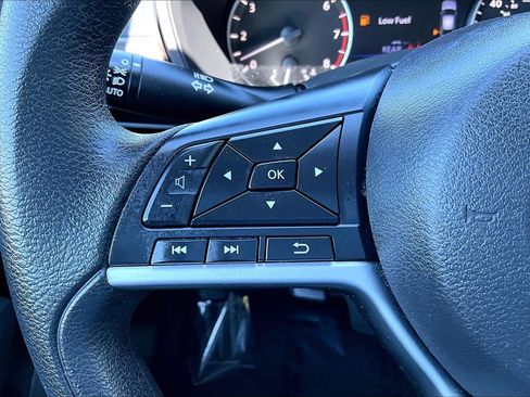 Used 2024 Nissan Altima 2.5 SV image 17