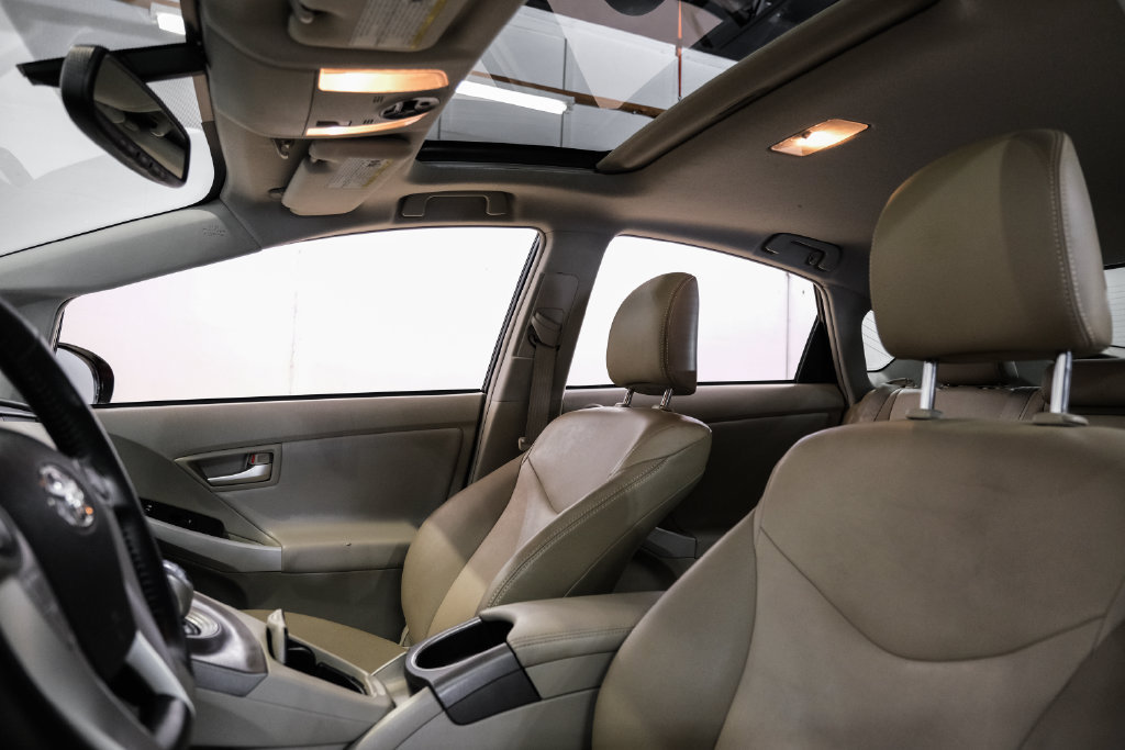Used 2012 Toyota Prius Four w/ Deluxe Solar Roof Pkg FWD image 5