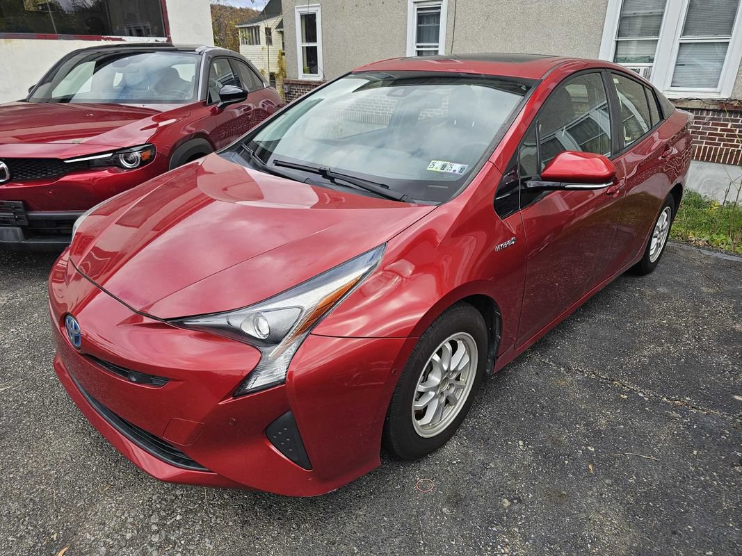 Used 2018 Toyota Prius Four w/ Advanced Technology Package FWD image 1