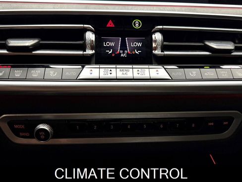 Used 2023 BMW X5 xDrive40i w/ M Sport Package AWD/4WD image 28