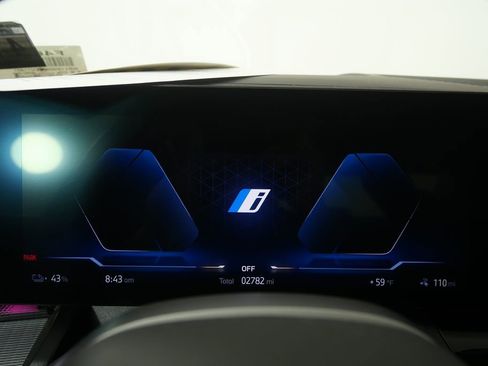 Used 2025 BMW i5 xDrive40 w/ Executive Package image 22