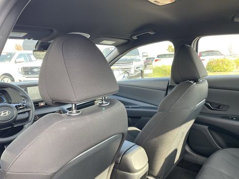 Used 2025 Hyundai Elantra Sport image 25