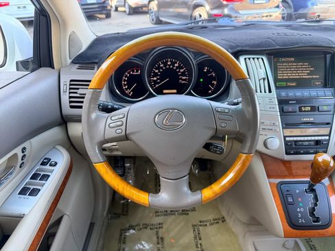 Used 2005 Lexus RX 330 FWD image 12