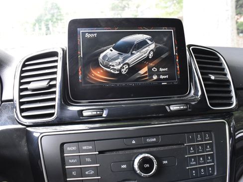 Used 2017 Mercedes-Benz GLE 350 w/ Premium 1 Package image 38