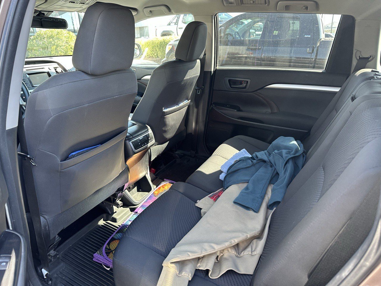 Used 2017 Toyota Highlander LE AWD/4WD image 12