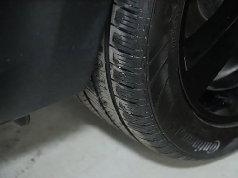 Used 2024 Land Rover Defender 110 X-Dynamic SE image 39