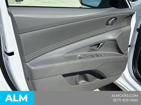 Used 2025 Hyundai Elantra Sport FWD image 13