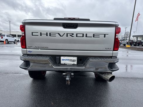 Used 2020 Chevrolet Silverado 2500 LTZ w/ LTZ Premium Package image 9