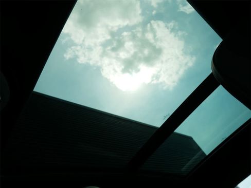 Used 2025 Porsche Macan image 18