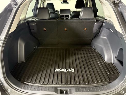 Used 2019 Toyota RAV4 XLE Premium image 39