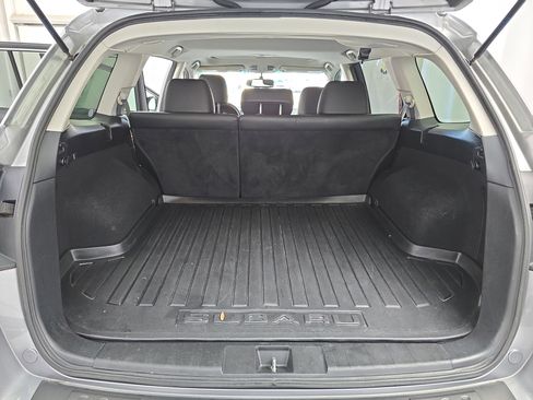 Used 2011 Subaru Outback 3.6R Limited image 12