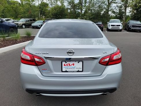 Used 2017 Nissan Altima 2.5 SV FWD image 9