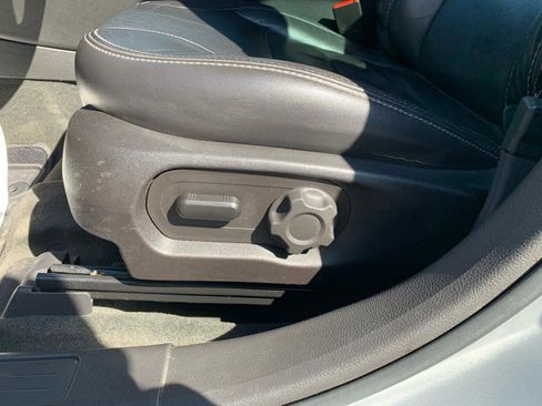 Used 2017 Ford Taurus SEL w/ Equipment Group 201A AWD/4WD image 11