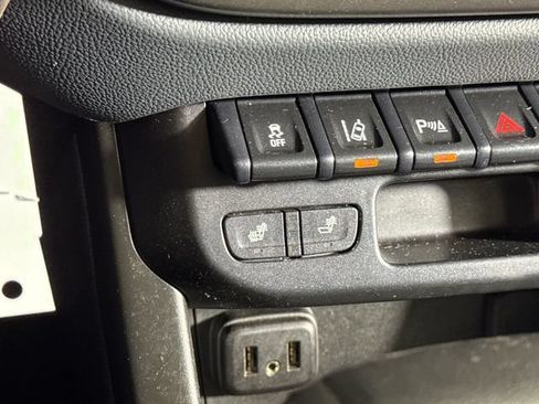 Used 2021 Chevrolet Colorado Z71 w/ Safety Package AWD/4WD image 37