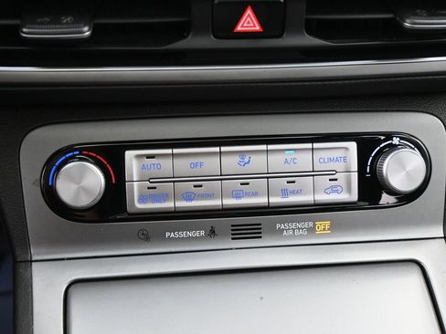 Used 2023 Hyundai Kona Limited image 16