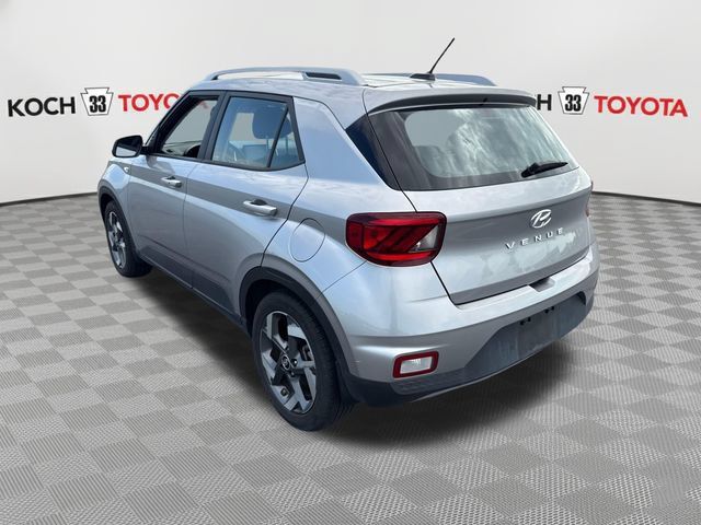 Used 2024 Hyundai Venue SEL FWD image 6