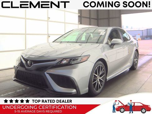 Used 2022 Toyota Camry SE image 1