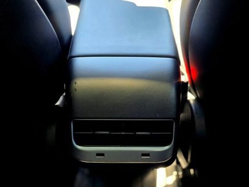 Used 2018 Tesla Model 3 Mid Range RWD image 31