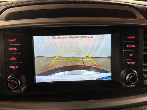 Used 2019 Kia Sorento FWD image 22