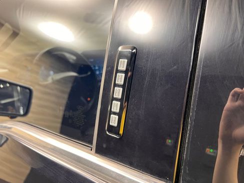 Used 2024 Ford F150 Lariat w/ FX4 Off-Road Package image 32