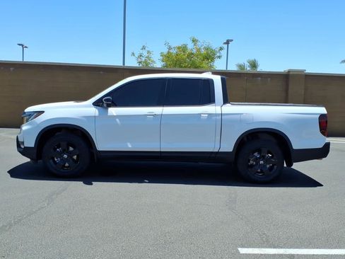 Used 2025 Honda Ridgeline Black Edition image 4
