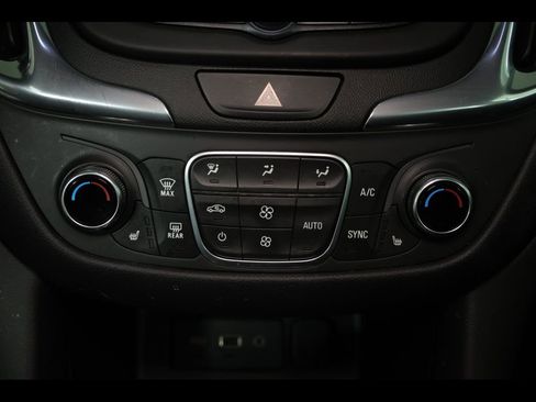 Used 2020 Chevrolet Equinox LT AWD/4WD image 26