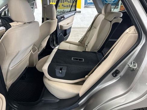 Used 2017 Subaru Outback 2.5i Premium AWD/4WD image 38