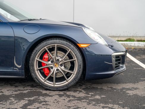 Used 2017 Porsche 911 Carrera S image 9