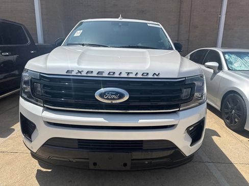 Used 2019 Ford Expedition Limited w/ Equipment Group 303A RWD image 2