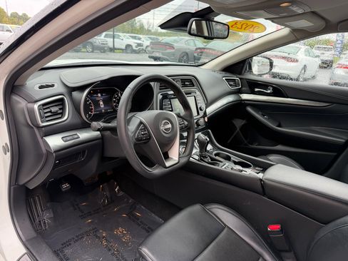 Used 2023 Nissan Maxima SV w/ Floor Mat Group image 12