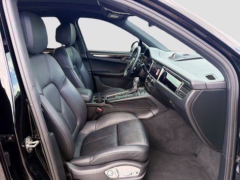 Used 2019 Porsche Macan AWD/4WD image 15