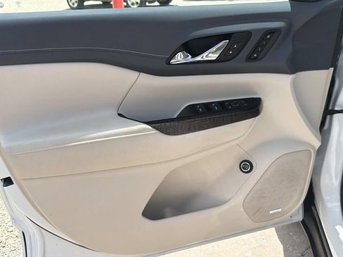 Used 2022 GMC Acadia Denali w/ Denali Technology Package AWD/4WD image 23