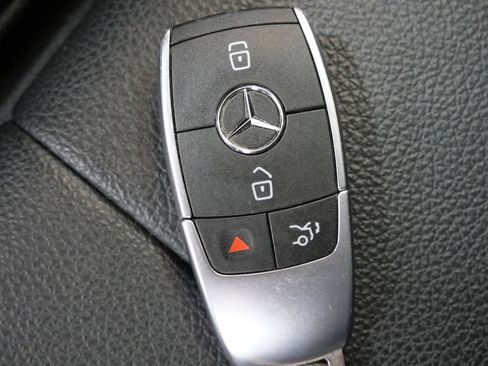Used 2025 Mercedes-Benz CLA 250 4MATIC image 27