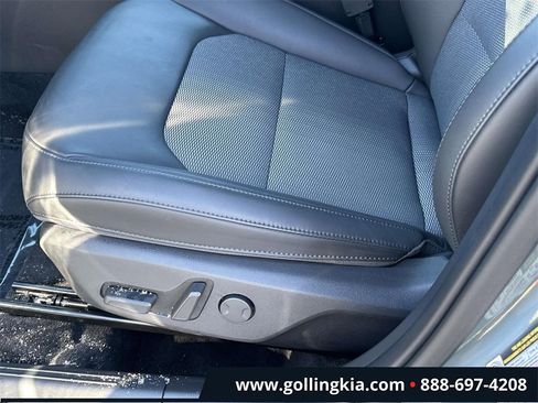 Certified 2024 Kia Niro EX image 16