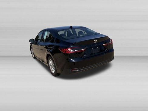 Used 2025 Toyota Camry LE FWD image 7