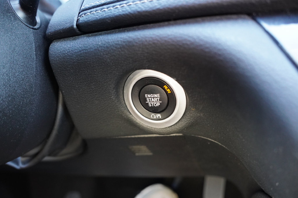 Used 2024 Chrysler Pacifica Premium FWD image 34