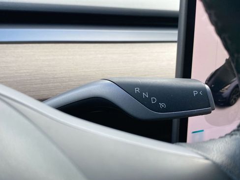 Used 2024 Tesla Model Y Long Range image 15