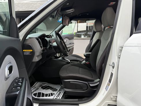 Used 2016 Kia Soul image 8