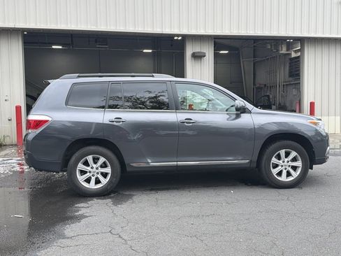 Used 2013 Toyota Highlander SE AWD/4WD image 4